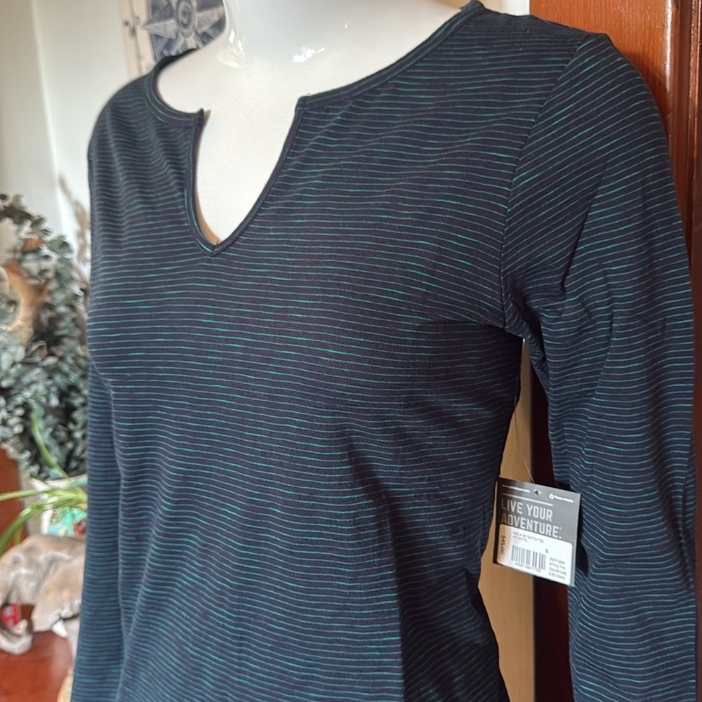 NWT Eddie Bauer size small Women's navy Striped green Top